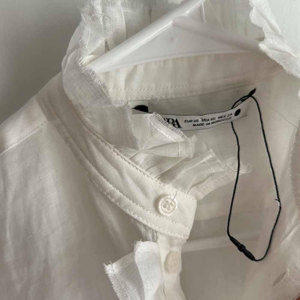 NWOT( has spots ) Zara Woman RUFFLED SHIRT ZW COLLECTION White Size XS - Picture 6 of 13
